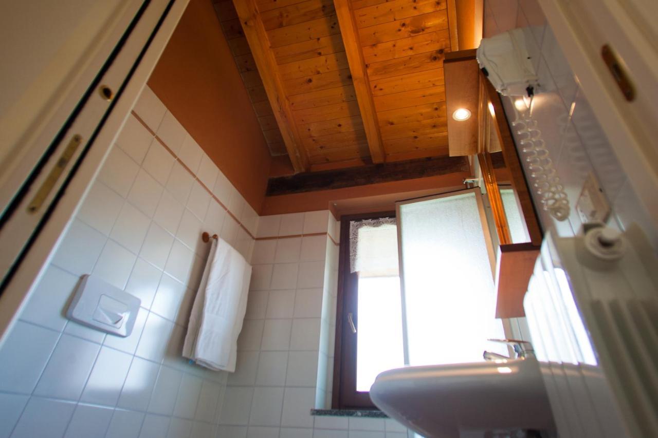 Relais Ca Nova Guest House Bogogno Kültér fotó