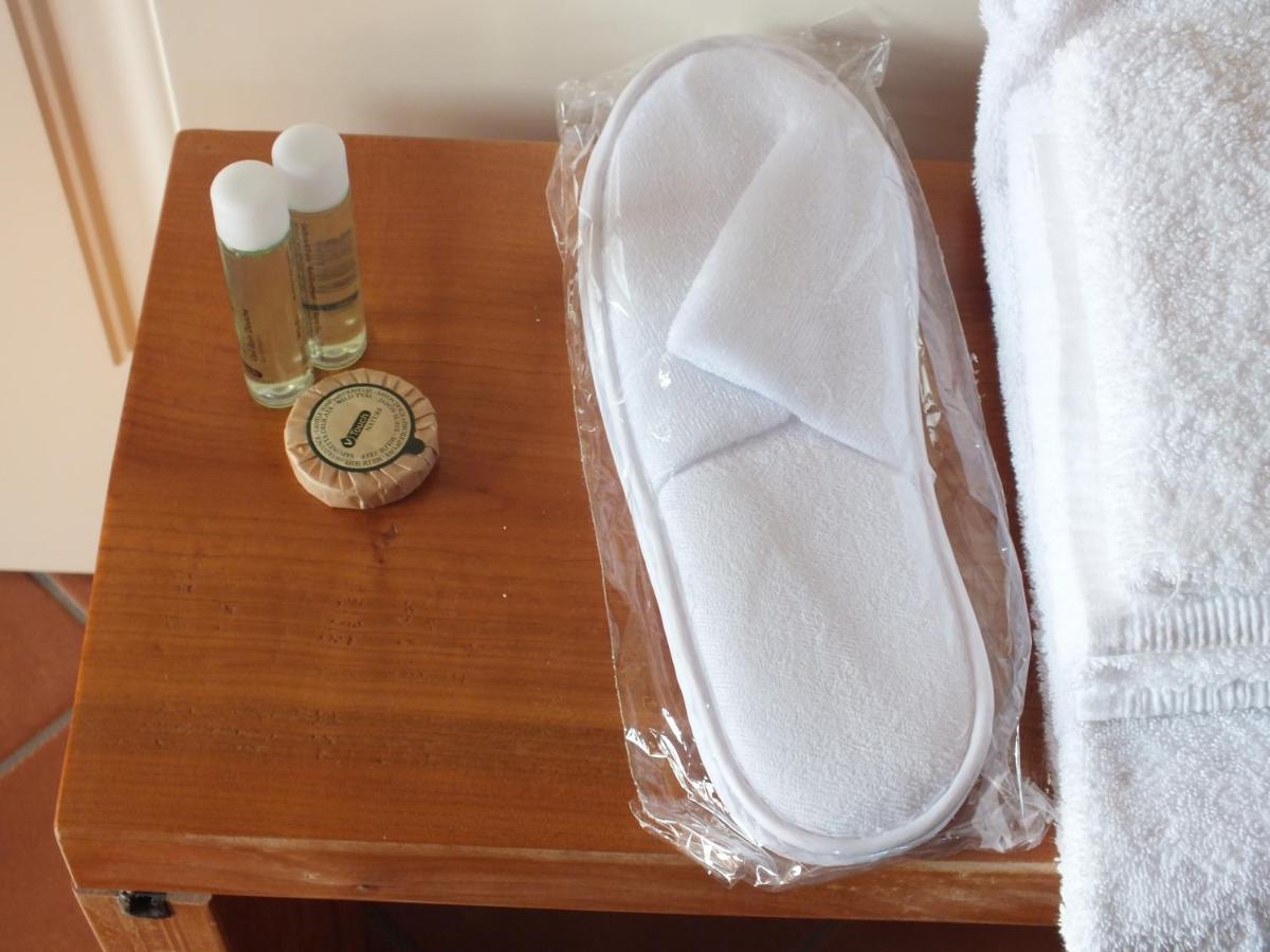 Relais Ca Nova Guest House Bogogno Kültér fotó